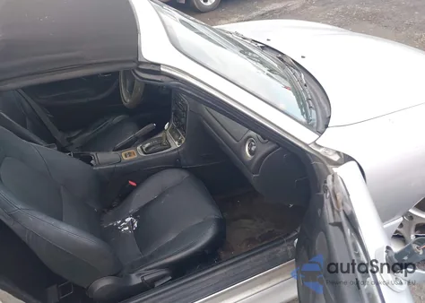 2003 Mazda Mx-5 Miata Cloth/Ls/Se/Shinsen z USA, uszkodzony, nr VIN JM1NB353130307010